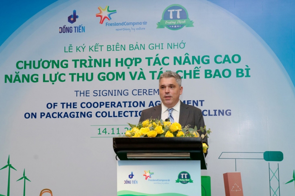 Ông Richard Kiger, TGĐ FrieslandCampina Việt Nam khẳng định sự tiên phong thực hiện chiến lược phát triển bền vững của tập đoàn
