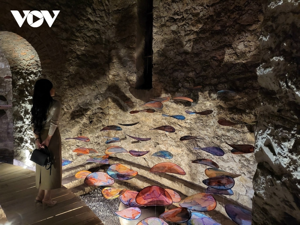 Visitors are expected to enter the site in groups to a maximum of 30 people each, the design team prioritises a serene environment to offer guests an immersive artistic experience.