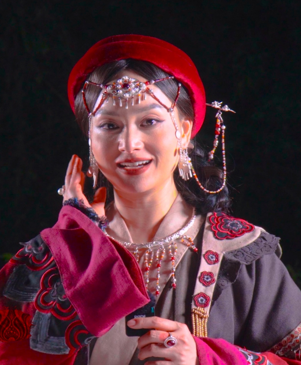 Lan Phương với trang phục Thập Nương.