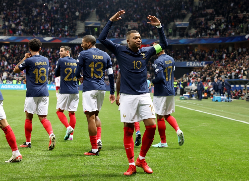 Mbappe lập hat-trick trong chiến thắng 14-0 của Pháp trước Gibraltar (Ảnh: Reuters)