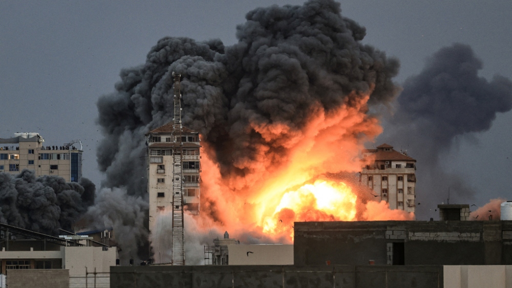 Khói bốc lên tại Gaza sau đòn đáp trả của Israel ngày 7/10. Ảnh: AFP