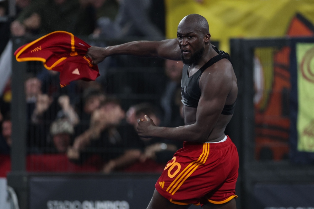 Lukaku hóa người hùng mang về chiến thắng 2-1 trước Lecce. (Ảnh: Getty)