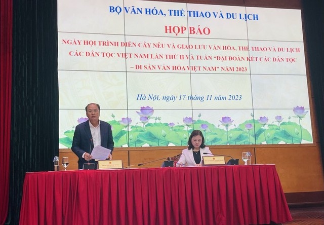Ban tổ chức họp báo thông tin về Ngày hội.