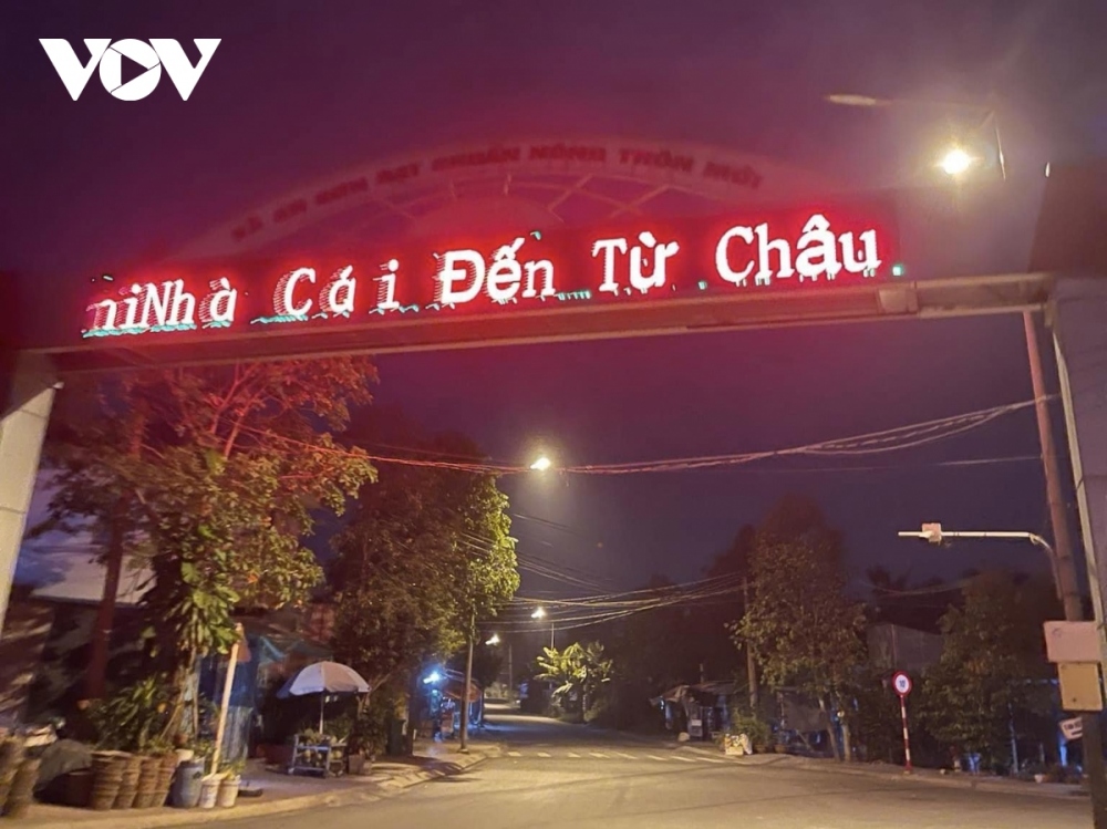 Cổng chào xã An Sơn (TP Thuận An, tỉnh Bình Dương) xuất hiện dòng chữ “Nhà cái đến từ châu Phi”