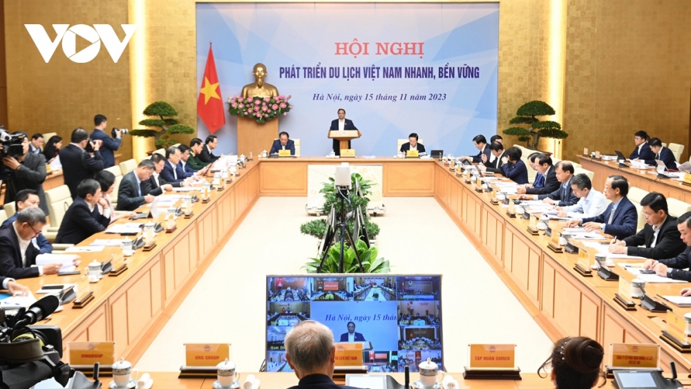 Thủ tướng chủ trì hội nghị phát triển du lịch Việt Nam nhanh, bền vững