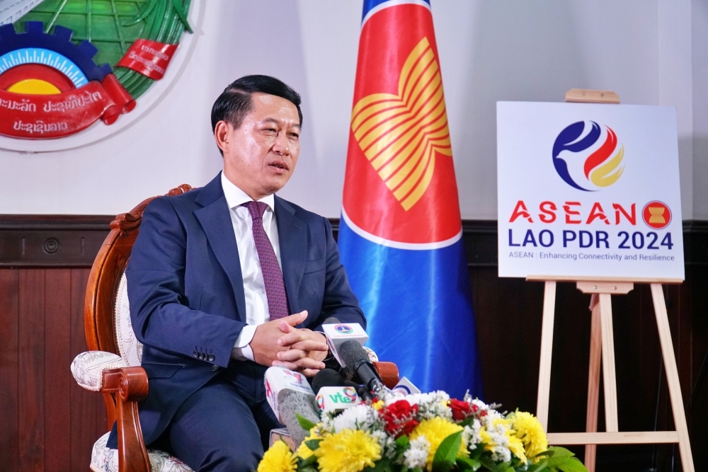 Phó Thủ tướng, Bộ trưởng Ngoại giao Lào Saleumxay Kommasith