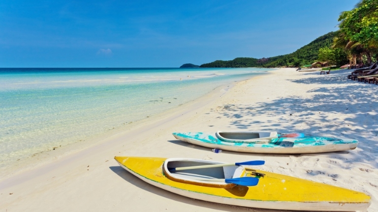 Phu Quoc is a must-visit beach escape for both Western expats and sun-seeking tourists. (Photo: Internet)