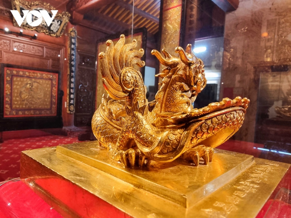 After the confirmation of the authenticity of the seal, a Vietnamese inter-ministerial delegation and the auction house agreed to transfer them to the nation.