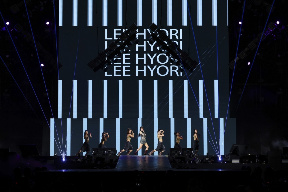 Lee Hyo Ri trình diễn tại Lễ hội âm nhạc GENfest.
