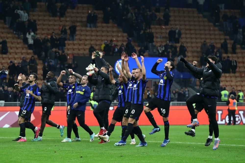 Giành chiến thắng 2-0 trước Frosinone giúp inter Milan có trận thắng thứ 4 liên tiếp tại Serie A và tiếp tục dẫn đầu bảng xếp hạng với 31 điểm, hơn đội nhì bảng 2 điểm.