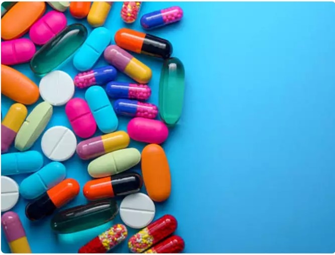 Bệnh thừa vitamin: Khi sử dụng quá nhiều vitamin trong cơ thể sẽ dẫn đến các vấn đề sức khỏe khác nhau, tùy thuộc vào loại vitamin có liên quan. Ví dụ, quá nhiều vitamin B6 có thể gây ra các triệu chứng thần kinh như tê và ngứa ran.
