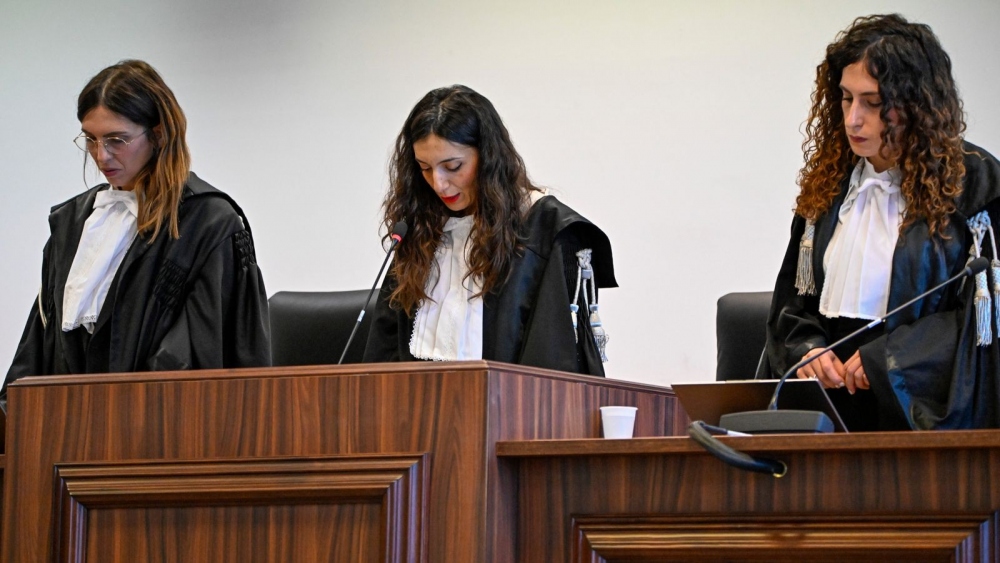 Các thẩm phán xét xử vụ án mafia Italy Ndrangheta. Ảnh: AP.