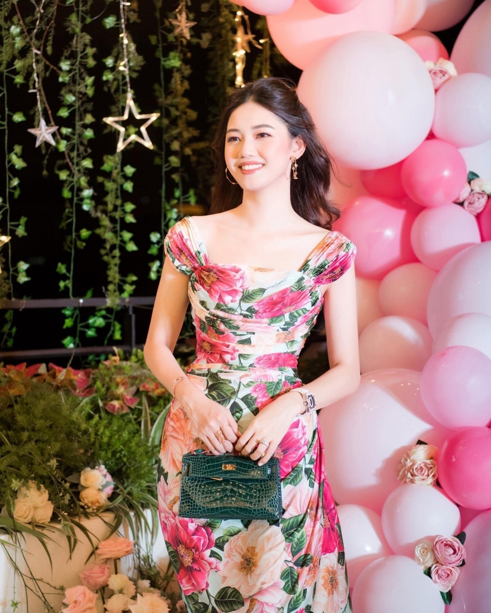 Cuối năm 2018, Á hậu Thanh Tú bất ngờ lên xe hoa cùng doanh nhân Nguyễn Thành Phương. Sau kết hôn, Thanh Tú ít tham gia vào các sự kiện trong showbiz để tập trung vun vén hạnh phúc riêng.
