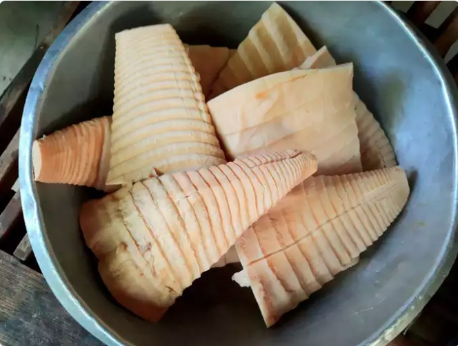 Măng giúp tăng cường khả năng miễn dịch: Chúng là nguồn cung cấp vitamin và khoáng chất giúp tăng cường khả năng miễn dịch. Khi ăn vào mùa đông, chúng giúp bảo vệ khỏi nhiễm trùng do virus và vi khuẩn.