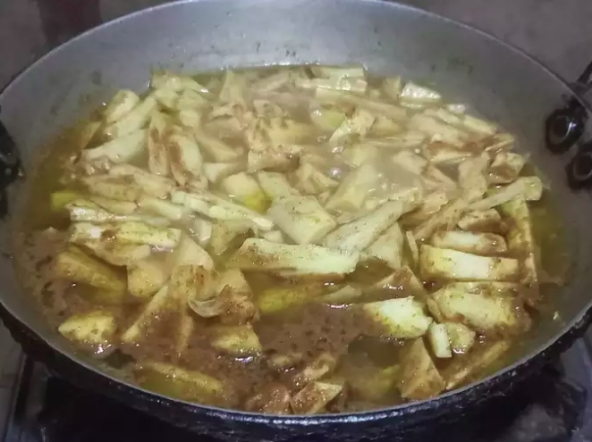 Hữu ích khi mang thai: Theo y học cổ truyền, phụ nữ mang thai nên bổ sung một lượng nhỏ măng trong chế độ ăn uống (dưới sự giám sát y tế) ở giai đoạn cuối của thai kỳ để thuận lợi cho việc sinh nở bình thường.