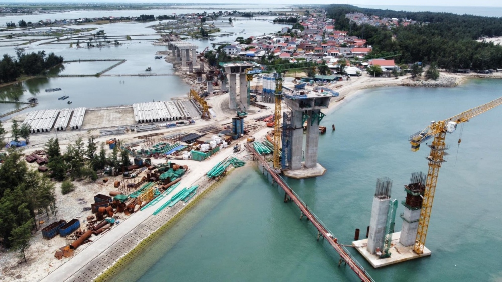 Việc phân bổ vốn đầu tư công phải được các bộ, ban, ngành chính quyền địa phương thực hiện một cách rất nghiêm ngặt và nhanh chóng, lúc đó các chủ đầu tư dự án các địa phương mới chuẩn bị tốt (Ảnh minh họa: KT)