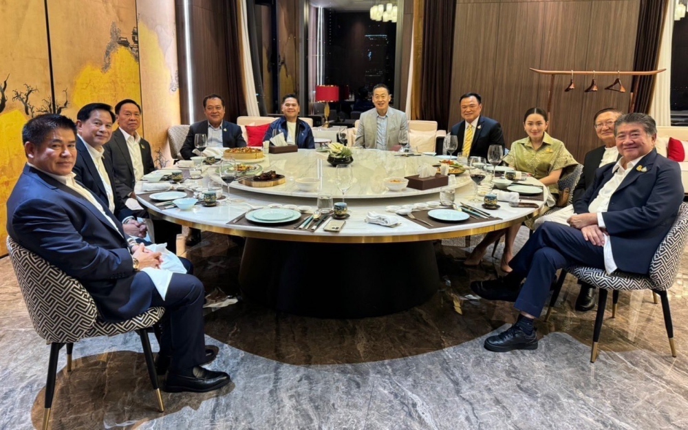 Thủ tướng Thái Lan chủ trì buổi gặp mặt, ăn tối với lãnh đạo các chính đảng trong liên minh cầm quyền. Ảnh: Tài khoản X của Thủ tướng Thái Lan.