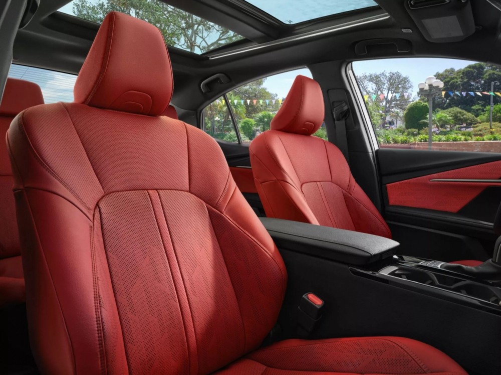 Nội thất của Camry 2025 được đánh giá là có nét tương đồng với người anh em cùng nhà Toyota Crown