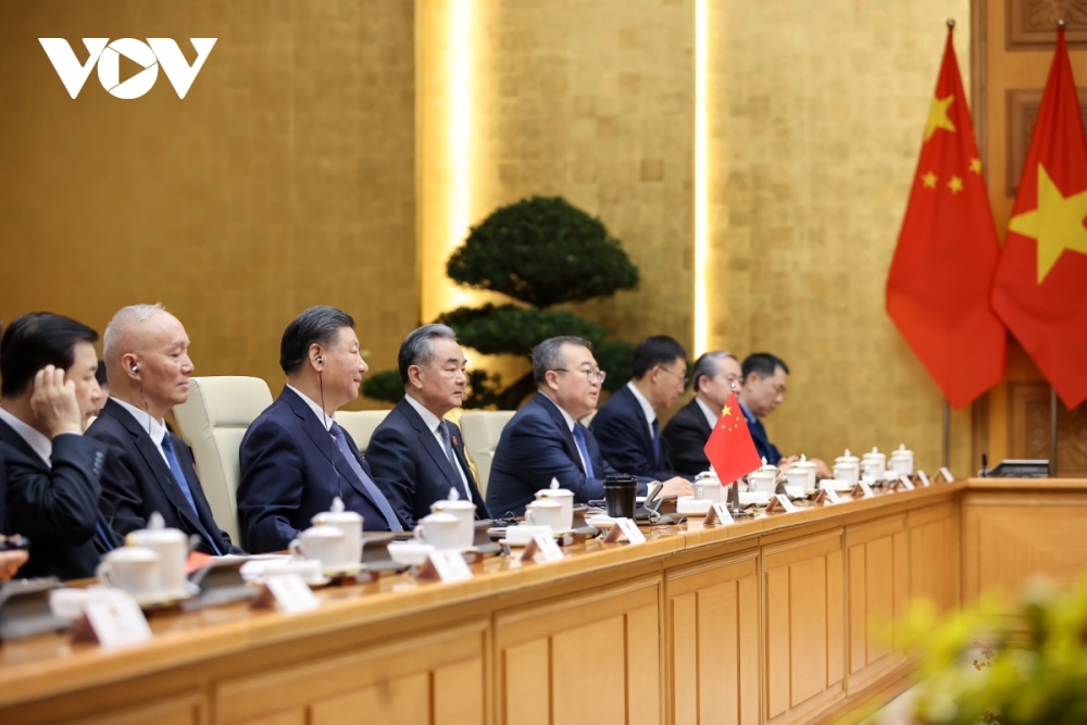 Party General Secretary and President Xi Jinping says he will direct the government of China to work closely with the government of Vietnam to concretise those common perceptions to bring more practical benefits for the peoples of the two countries.