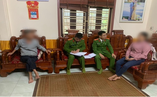 Công an xã Tản Lĩnh ghi nhận thông tin từ vợ chồng bà H 