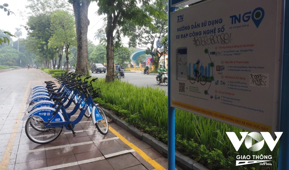 3. CUỘC “LỘI NGƯỢC DÒNG” CỦA XE ĐẠP
Cuối tháng 8/2023, 1.000 xe đạp công cộng do Tập đoàn Trí Nam cung cấp đã chính thức ra mắt tại Hà Nội.
