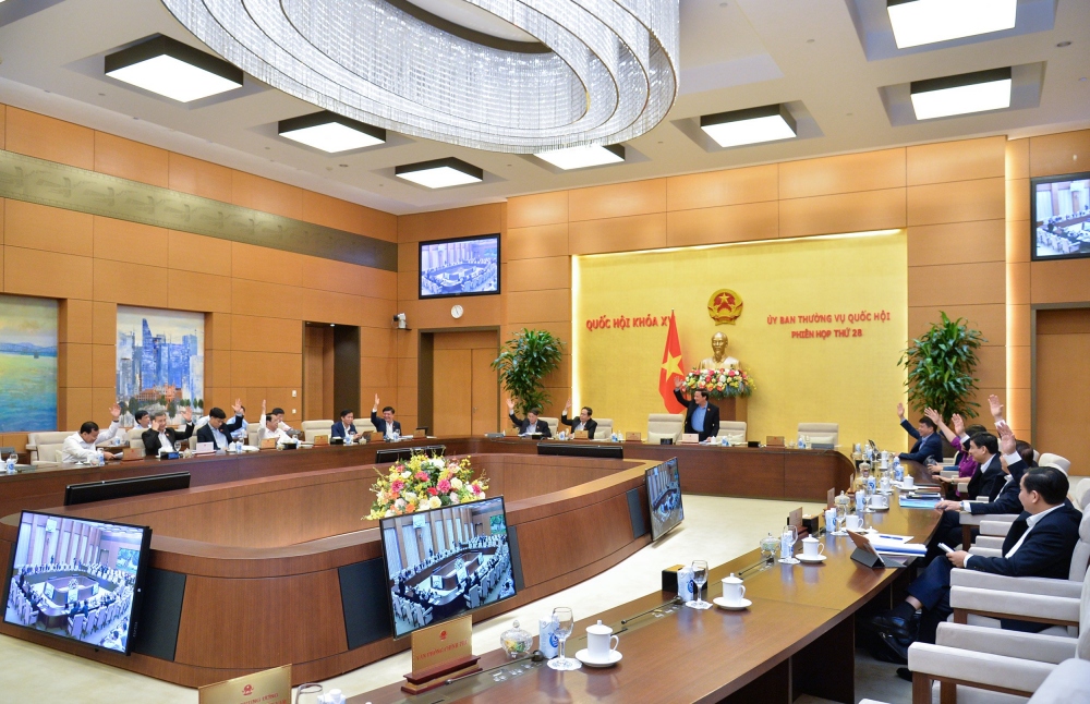 Ủy ban Thường vụ Quốc hội biểu quyết