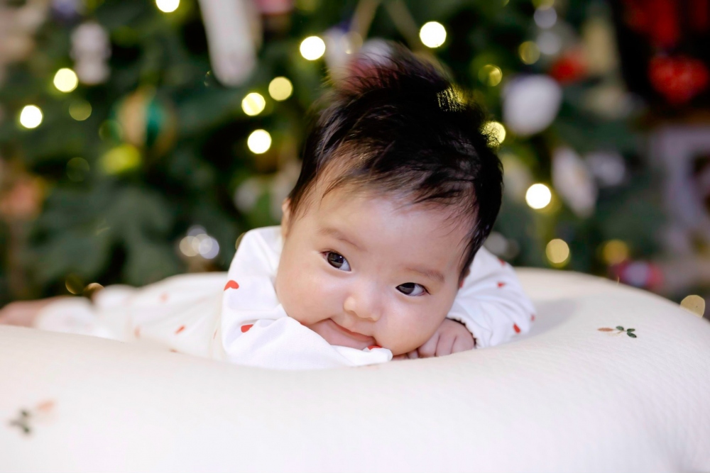 Con gái 3 tháng tuổi đáng yêu của vợ chồng Khánh Thi - Phan Hiển.