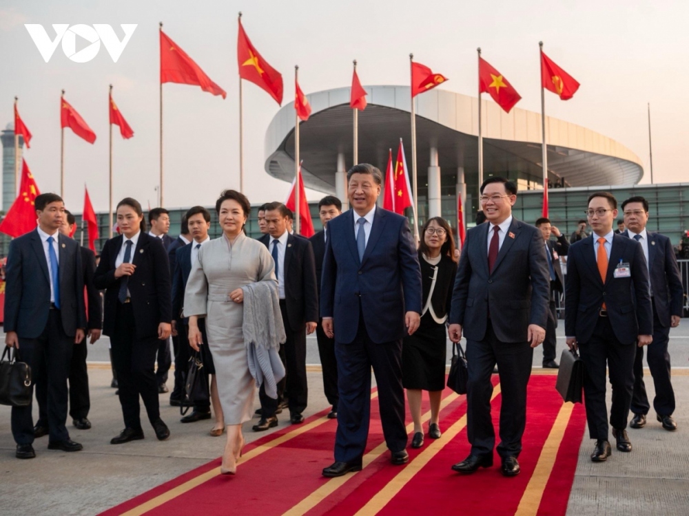 Party General Secretary and President of China Xi Jinping and his wife leave Hanoi on December 13, concluding a two-day State visit to Vietnam.