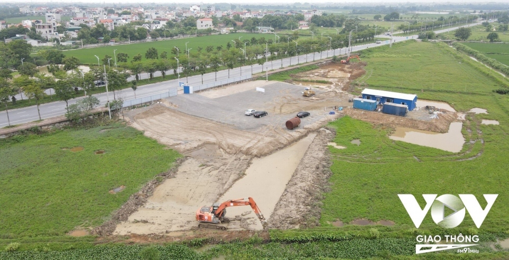 1. VÀNH ĐAI 4 VÙNG THỦ ĐÔ, VÀNH ĐAI 3 TP. HCM VÀ CÁC TUYẾN CAO TỐC VƯƠN MÌNH
Sau hơn 3 tháng khởi công, đến nay, dự án Vành đai 4 – Vùng Thủ đô đã phê duyệt và thu hồi đất được gần 92%, các nhà thầu cũng mở 29 mũi thi công, đẩy nhanh tiến độ thực hiện dự án.