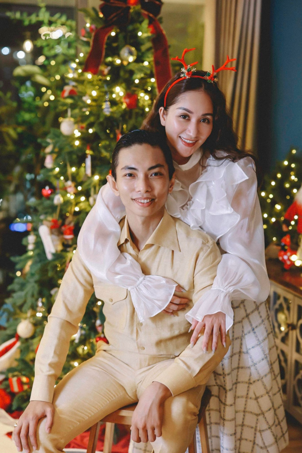 Cách đây ít ngày, Khánh Thi - Phan Hiển vừa kỷ niệm 1 năm ngày cưới.