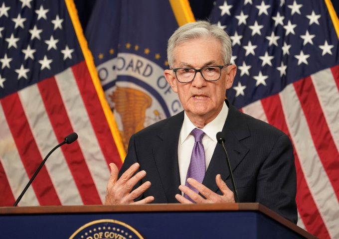 Chủ tịch Fed Jerome Powell trong cuộc họp báo hôm 13/12. Ảnh: Reuters