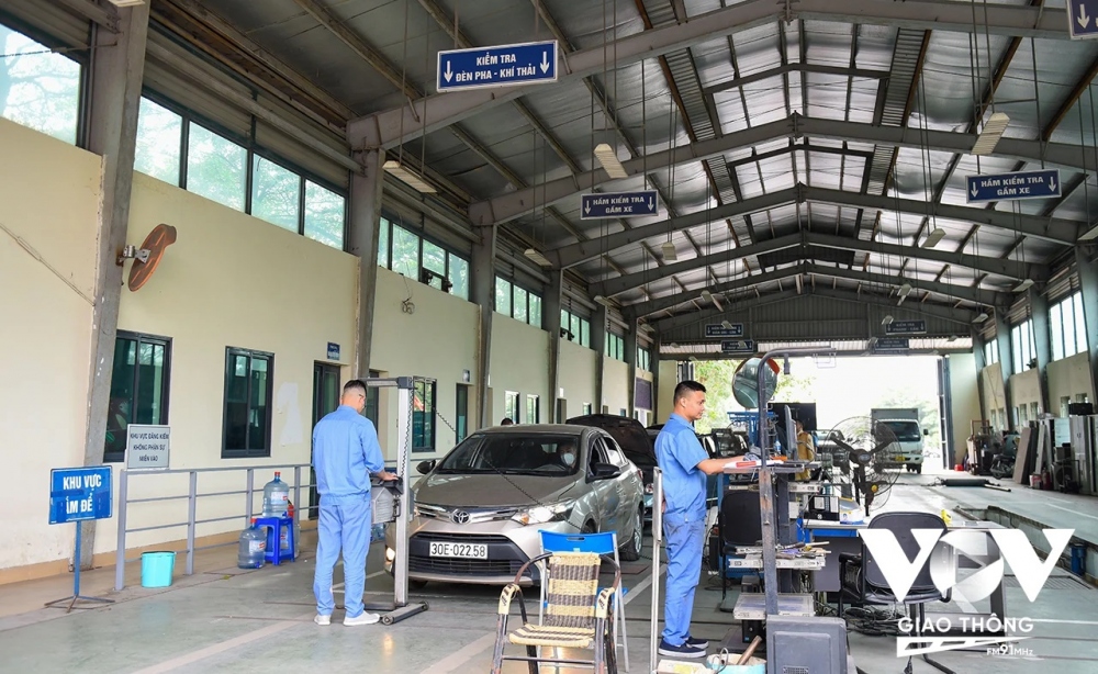 Ông Tạ Văn Hạ, Phó Chủ nhiệm Uỷ ban Văn hoá, Giáo dục của Quốc hội cho rằng, từ cuộc khủng hoảng đăng kiểm cũng là cơ hội để chúng ta nhìn nhận lại và là cơ hội để đổi mới toàn diện ngành đăng kiểm: “Khủng hoảng đăng kiểm lần này ngoài những mặt trái của nó, mặt tiêu cực của nó thì đây cũng là một cơ hội để chúng ta nhìn nhận lại một cách đầy đủ hơn và tạo ra một áp lực để phải thay đổi và đổi mới lĩnh vực này".