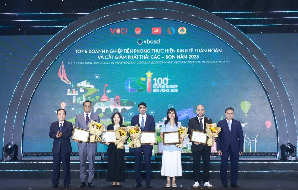 Coca-Cola Việt Nam được ghi nhận là một trong Top 5 Doanh nghiệp tiên phong triển khai kinh tế tuần hoàn và khử cacbon tại Việt Nam năm 2023