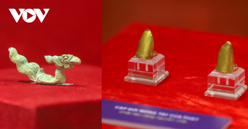 Among nearly 200 documents, artifacts, and images at the exhibition, there are several artifacts on display for the first time, such as a pair of Buddhas fingernails made of pure gold, a phoenix statue made of bronze dating back to the 14th century at An Sinh temple in Quang Ninh.