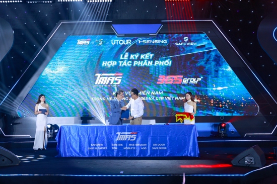 Lễ ký kết hợp tác chiến lược và phân phối