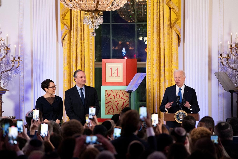 Tổng thống Joe Biden khẳng định sự ủng hộ với Israel, đồng thời cảnh báo làn sóng bài Do Thái đang gia tăng. Ảnh: Reuters