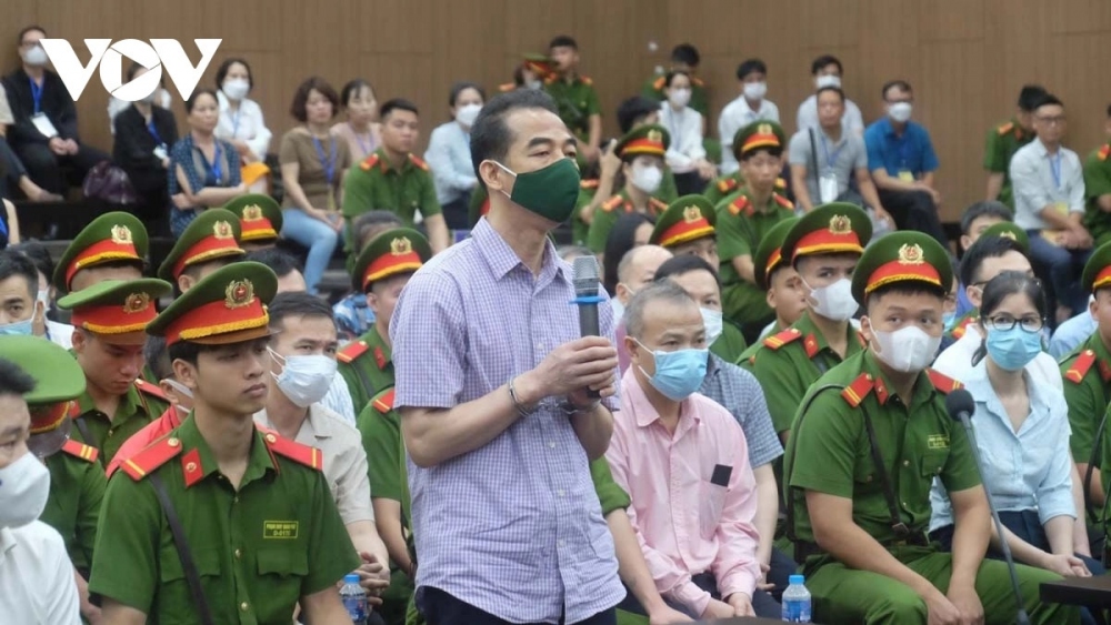Cựu Thứ trưởng Bộ Ngoại giao Tô Anh Dũng tại phiên tòa xét xử vụ chuyến bay giải cứu