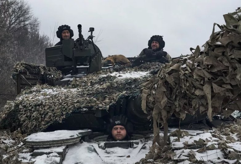 Xe tăng T-64 của Ukraine ở Bakhmut. Ảnh: Getty