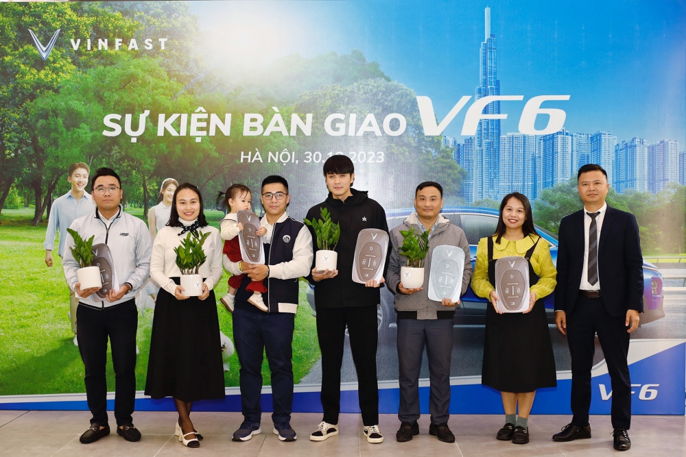 Những khách hàng đầu tiên nhận VF 6