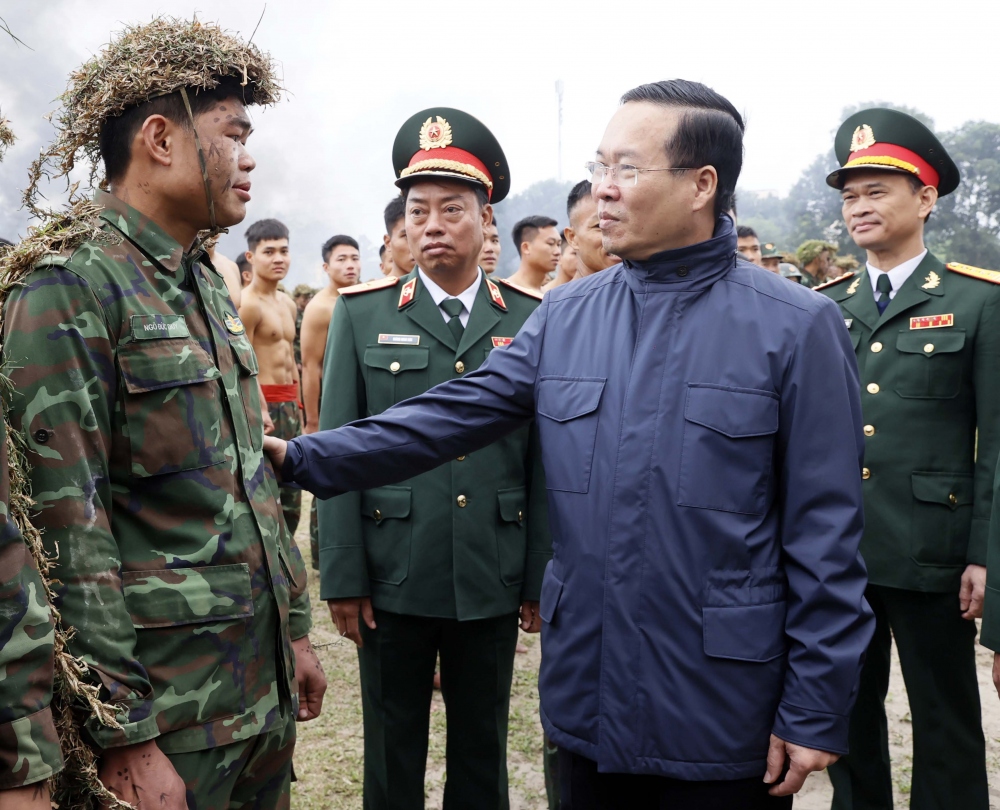 Chủ tịch nước thăm hỏi các các bộ, chiến sỹ