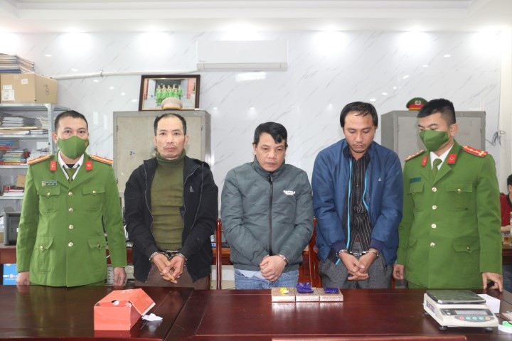 Ba đối tượng Trương Đình Luân, Đặng Quang Tuất, Võ Văn Dư tại Cơ quan Công an