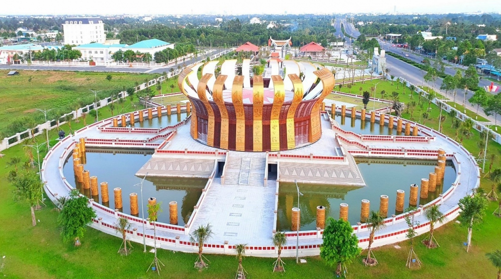 Đền thờ các vua Hùng tại TP. Cần Thơ được Văn Phú – Invest dành nhiều tâm huyết xây dựng và trao tặng cho thành phố Cần Thơ