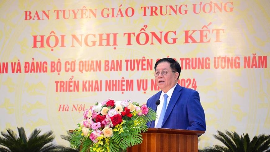 Ông Nguyễn Trọng Nghĩa phát biểu chỉ đạo tại hội nghị. Ảnh: Quân đội Nhân dân