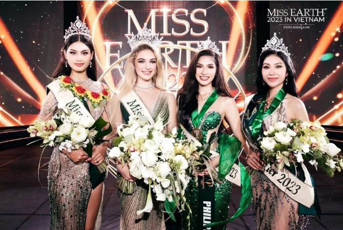The pageant also bestows several titles to other contestants, including the Yllana Aduana of the Philippines who was awarded Miss Earth Air, Vietnam’s Do Thi Lan Anh who was given Miss Earth Water, and Thailand’s Cora Bliault who was named Miss Earth Fire.