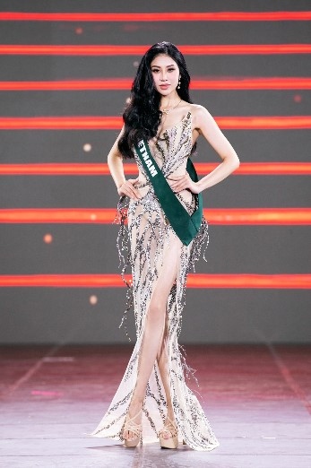 Lan Anh, 26, is currently residing in the United States and stands at 1.71 metres tall with body measurements of 85-60-9 5cm. She left her hometown at the age of one for Europe before then moving to the US to settle down with her family. She was crowned Miss Earth Vietnam 2023 and represented the country at the Miss Earth 2023 pageant.