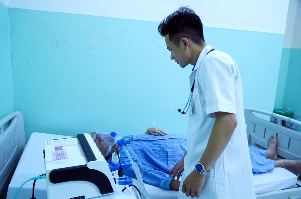 Bệnh viện quân y 175 Theo dõi tình trạng của bệnh nhân sau thở máy