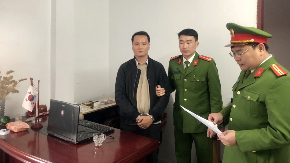 Cơ quan điều tra thi hành lệnh bắt đối với Lê Văn Công