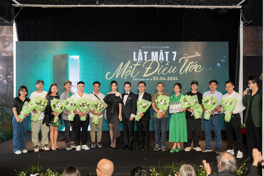 “Lật mặt 7” cũng là dự án đạt kỷ lục về đội ngũ diễn viên tham gia đông nhất từ trước đến nay của loạt phim.