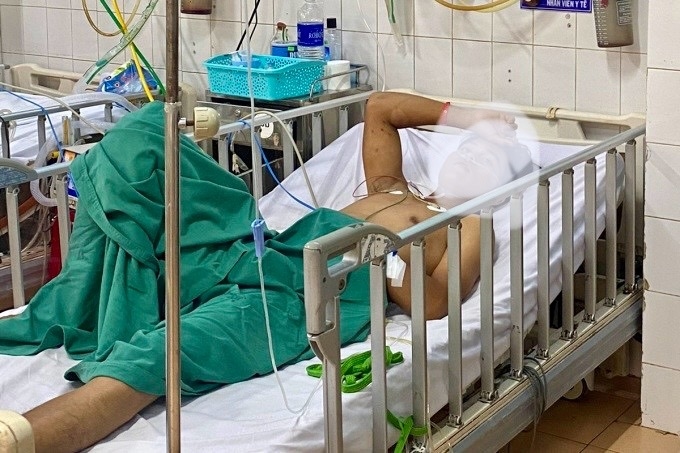 Bệnh nhân đang được cấp cứu tại Bệnh viện Đa khoa tỉnh Gia Lai.