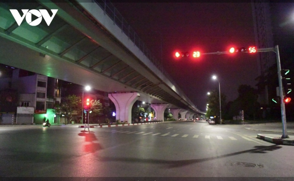 The nighttime temperature in the capital drops to 10 degrees Celsius, with this being the lowest level since the beginning of winter this year.